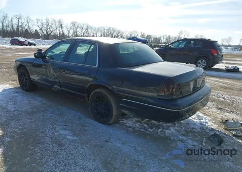 2010 Ford Crown Victoria Police/Police Interceptor z USA, uszkodzony, nr VIN 2FABP7BV6AX110887
